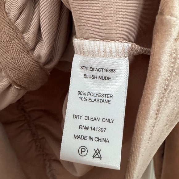 ASTR Ruched Velvet Top - NWOT - Picture 6 of 6